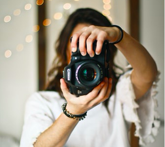 Cum alegi poza potrivită în CV pentru a te remarca?