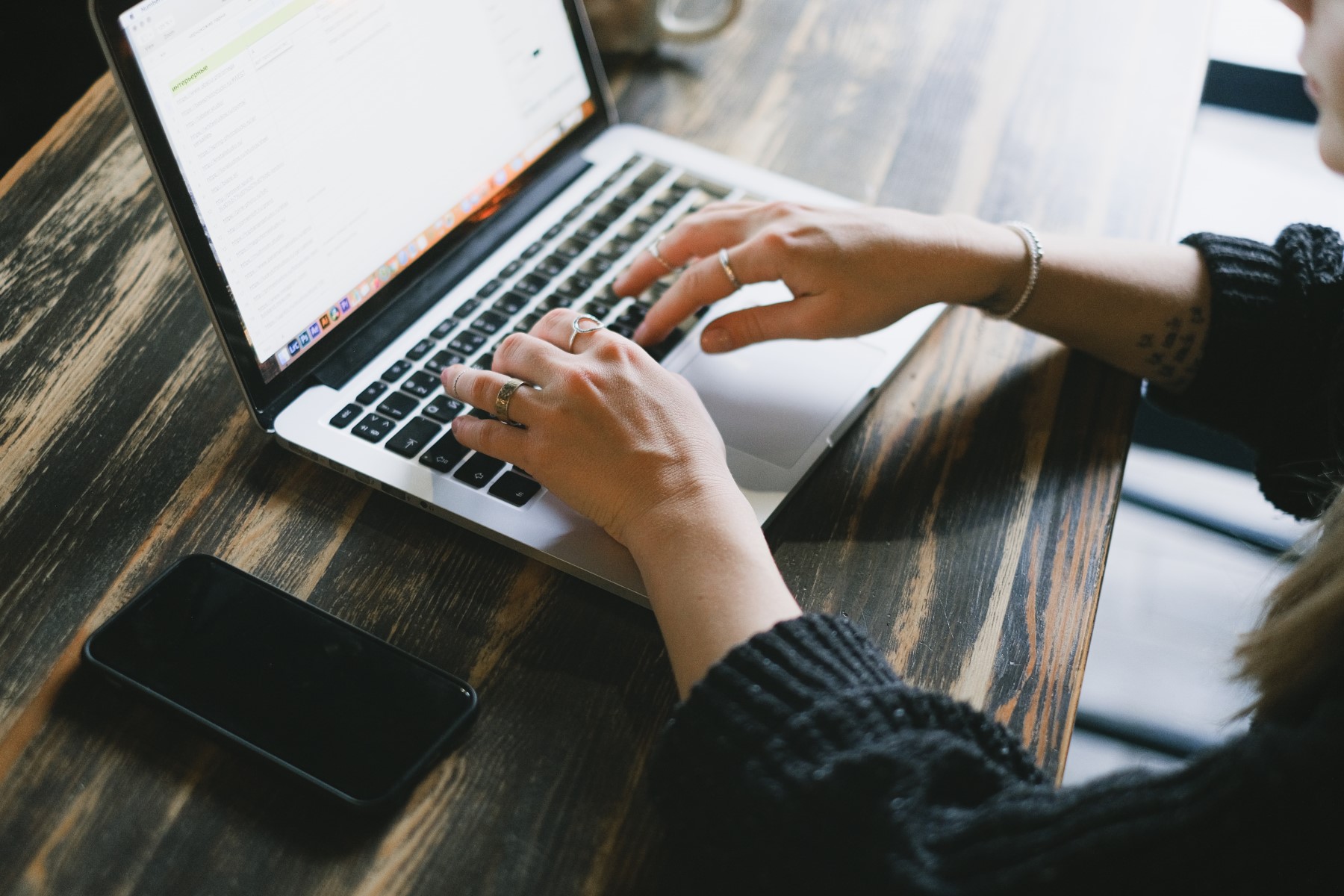 Peste 18.000 de joburi au fost puse la bătaie în luna martie, pe BestJobs