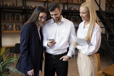 Cel mai des &icirc;nt&acirc;lnite beneficii pe care le primesc angajații din Rom&acirc;nia